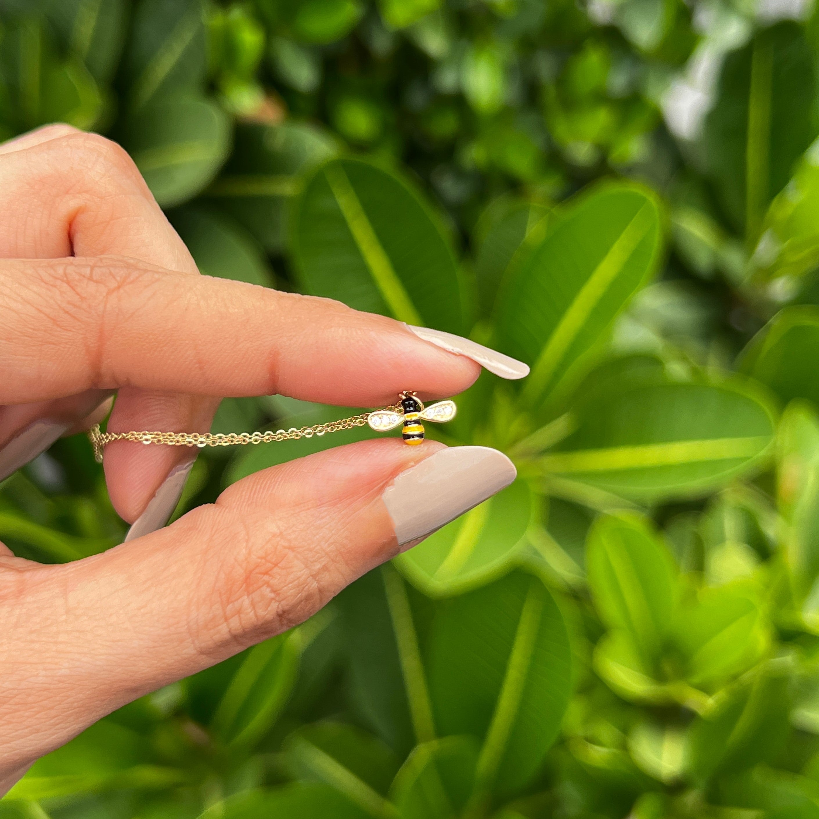 Flower Bee Pendant Set